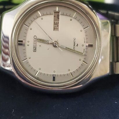 Beautiful and Vintage Seiko5 Automatic 7009 japan made watch for Men's